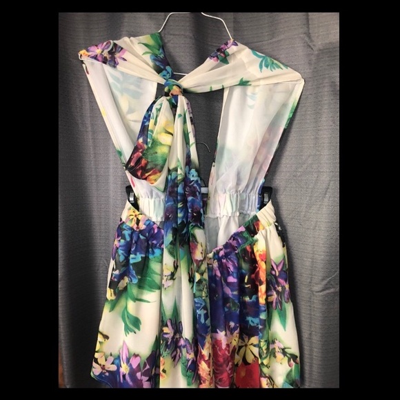 Blackless Floral Romper - Picture 2 of 2